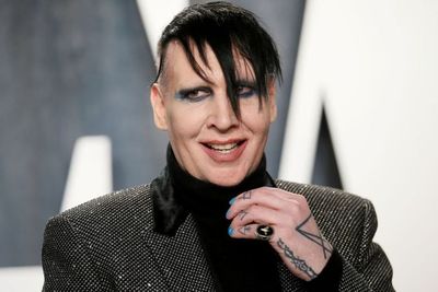 Marilyn Manson Dituduh Memperkosa Evan Rachel Wood, Model Video Klip Heart-Shaped Glasses