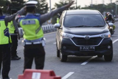 Penggunaan Pelat Putih Mulai Berlaku Januari 2022, Begini Proses Pergantiannya