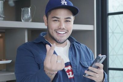 Ivan Gunawan Minta Izin Ayah Rozak Tetap Pakai Kuteks Andai Nikahi Ayu Ting-Ting