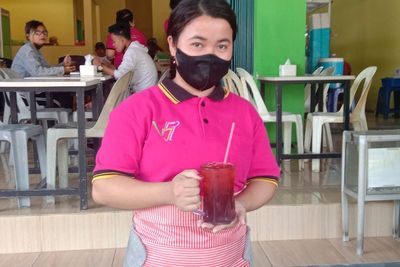 Haus? Coba Minum Teh Obeng, Dijamin Langsung Hilang
