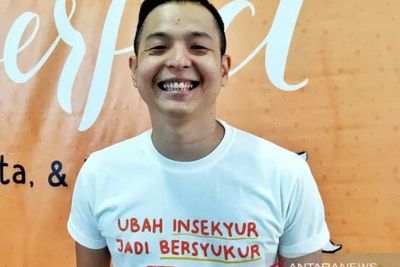 Ultah ke-40, Ernest Prakasa: Hidup Ini Sejatinya Bukan Perkara Durasi, tapi Kontribusi