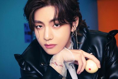 Lagu V BTS Christmas Tree Pecahkan Rekor OST Korea dengan Chart Terlama di Spotify