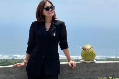Mengintip Wulan Tustiana Bersantai di Pantai Parang Endog, Perbatasan Gunungkidul-Bantul