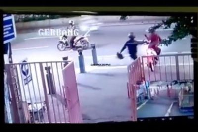 Sakit Hati karena Dipecat, Cleaning Service Bacok HRD saat lagi Naik Motor