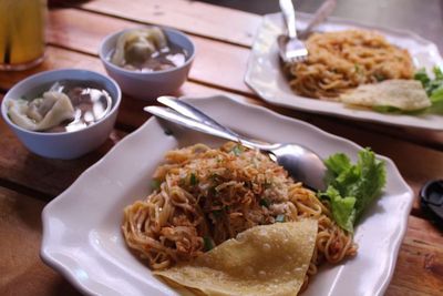 Bukan Mie Ayam! Rasanya Pedas Ada yang Ukuran XXL, Warungnya di Gang Sempit!