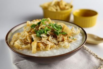 Haram! Mitos Memakan Bubur saat Perayaan Tahun Baru Imlek, Bisa Bawa Nasib Buruk!