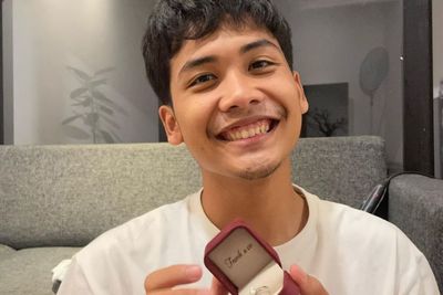 Selamat! Bintang Emon Diam-diam Lamar Kekasih Cantik Berhijab