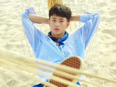 Mark Lee dari NCT Rilis Single Pertama Bertajuk Child , Video Musik dengan Suasana Suram