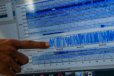 Gunung Anak Krakatau Lepaskan Asap Letusan Setinggi 1.500 Meter