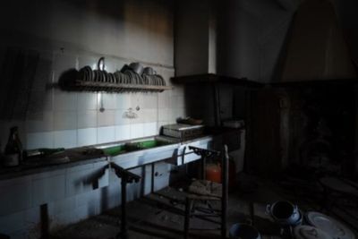 Penampakan Pocong Masuk Dapur, Pemilik Rumah Memilih Santai Saja