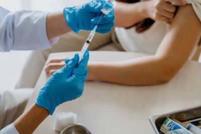 Omicron Makin Ganas, CDC Rekomendasikan Vaksin Dosis Keempat, Untuk Siapa?