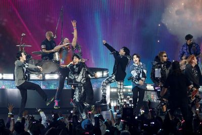 Meski Banyak Penggemarnya, K-pop Masih Disepelekan di Industri Musik AS
