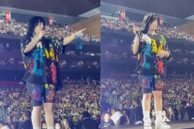 Momen Haru Billie Eilish Hentikan Konser Sejenak Demi Bisa Beri Fans Inhaler Asma
