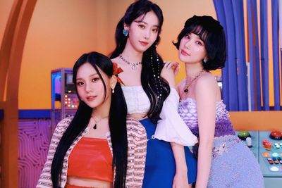 Debut dengan BOP BOP! , VIVIZ Ajak Nostalgia Tapi Tetap Move On!