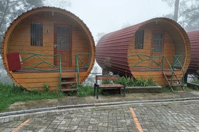 Bikin Betah! Kemah Semewah Hotel, Pasangan Muda Pasti Suka