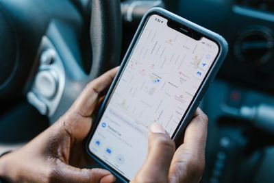 Cara Menggunakan Temukan Perangkat Saya di HP Android dan iOS yang Hilang