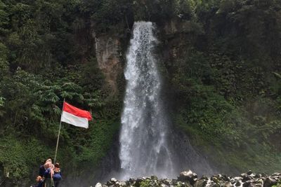 Modal Rp17 ribu, Bisa Ajak Si Doi Hiking dan Healing