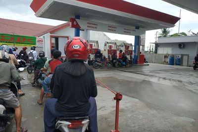 Cuma di Sini Pemotor Padati SPBU Tak Berpenghuni! Ada Apa?