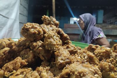 Bukan Makanan Setan! Lentho Genderuwo, Munculnya Saat Malam Hari