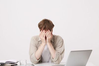 Stres Kerja Berdampak pada Kesehatan Mental, Ini Tips dari Psikolog untuk Mengatasinya