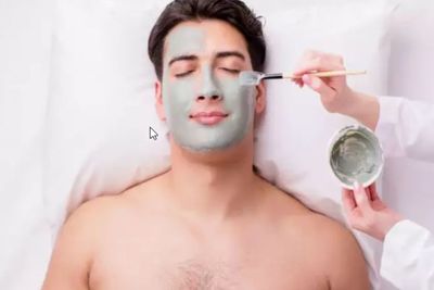 Nyinyiri Pria yang Tanya Rekomendasi Skin Care, Netizen Ini Panen Kritikan