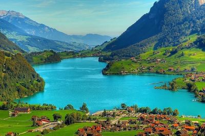 Melihat Keindahan Danau Brienz yang Jadi Lokasi Syuting Drakor Crash Landing On You