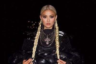 Agnez Mo Trending & Puncaki Chart iTunes Usai Tunaikan Janji ke Fans Lewat Patience