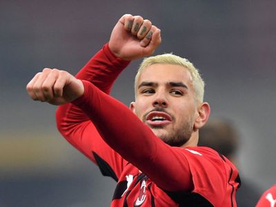 Puas dengan Theo Hernandez, Milan Perpanjang Kontrak Hingga 2026