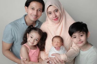 Suami dan Anaknya Positif Covid-19 Varian Omicron, Fairuz A Rafiq: Lemas, Cuma Bisa Nangis
