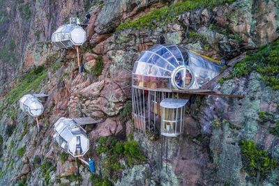 Natura Vive Skylodge, Hotel Transparan di Pinggir Tebing yang Tawarkan Keindahan Peru