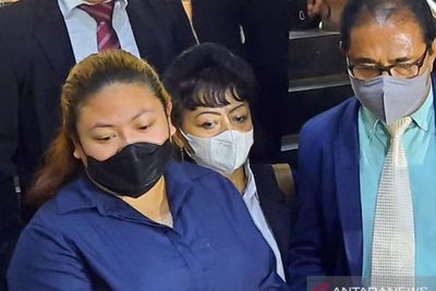 Asyik Makan dan Minum saat Sidang, Olivia Nathania Ciut Usai Disemprot Hakim