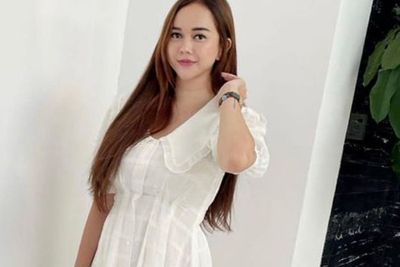 Potret Aura Kasih Pakai Daster Putih Semi Transparan, Cantik Cetar Bak ABG