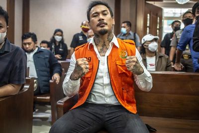 Harga Damai Adam Deni untuk Jerinx: Rp15 M Cabut Laporan, Rp300 Juta buat Surat Beri Maaf
