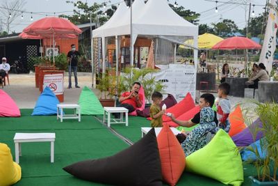 Bukan KFC! KDC Foodpark Tongkrongan Baru, Ada Payung Senja hingga Bertabur Bintang
