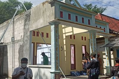 Terjadi Lagi! Suami Ketahuan Selingkuh Emak-emak Ngamuk Hancurkan Rumah