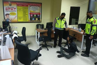 Motif Pelempar Bom Molotov ke Pospol Bekasi: Komplain Atas Kejadian di Wadas