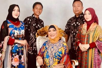 Dorce Gamalama Bakal Dimakamkan secara Laki-laki, Anak: Sesuai dengan Lahirnya Mama