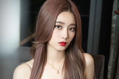 Sosok Xu Yiyang, Penyanyi Cantik yang Diduga Berkencan dengan Mantan Member EXO