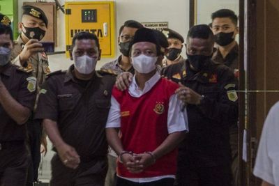Komisi III DPR Kecewa Herry Wirawan hanya Divonis Penjara Seumur Hidup, Setidaknya Kebiri