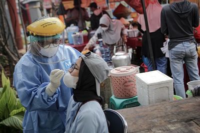 Pasien Positif dengan Hasil Tes Antigen Bisa Dapat Akses Layanan Telemedisin & Obat Gratis