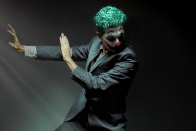 Kisah Pria Berdandan Joker yang Tubuhnya Mendadak Kaku Usai Menari di Kuburan 