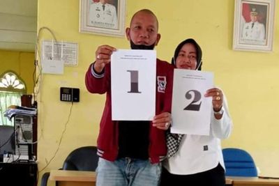 Unik, Pasutri di Sergai Bertarung Pilkades Damak Urat, Saat Cabut Nomor Tampil Mesra