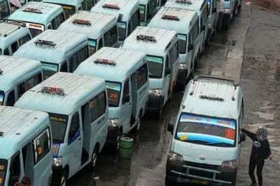 Duh! Polisi Terjatuh dari Angkot Hingga Terluka di Jaktim, Sopirnya Malah Kabur