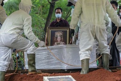 Melonjak, Jumlah Pemakaman dengan Protap Covid-19 di Jakarta Capai 382 dalam Sepekan