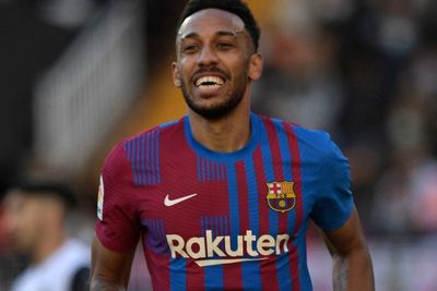 Xavi Puji Hat-trick Aubameyang