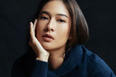 Sering Tampil dengan Makeup Simpel, Ini 4 Potret Cantik Dian Sastrowardoyo