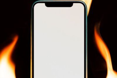 Viral Puluhan HP Dibakar Guru, Santriwati Teriak 'Iphone!', Diduga Razia di Pesantren