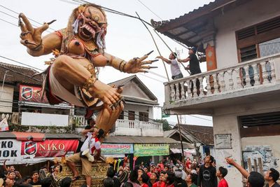 Pernah Lihat Pawai Ogoh-ogoh di Bali? Ini Loh Makna di Balik Tradisi Itu!