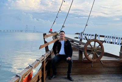 Naik Kapal Gratis, Bisa Ngopi dan Melepas Rindu Viewnya Jembatan Suramadu
