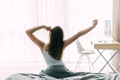 4 Manfaat Bangun Pagi yang Jarang Diketahui, Ternyata Penting untuk Kesehatan!